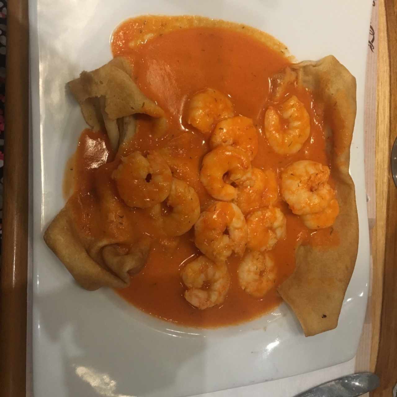 crepe de camarones en salsa de la casa