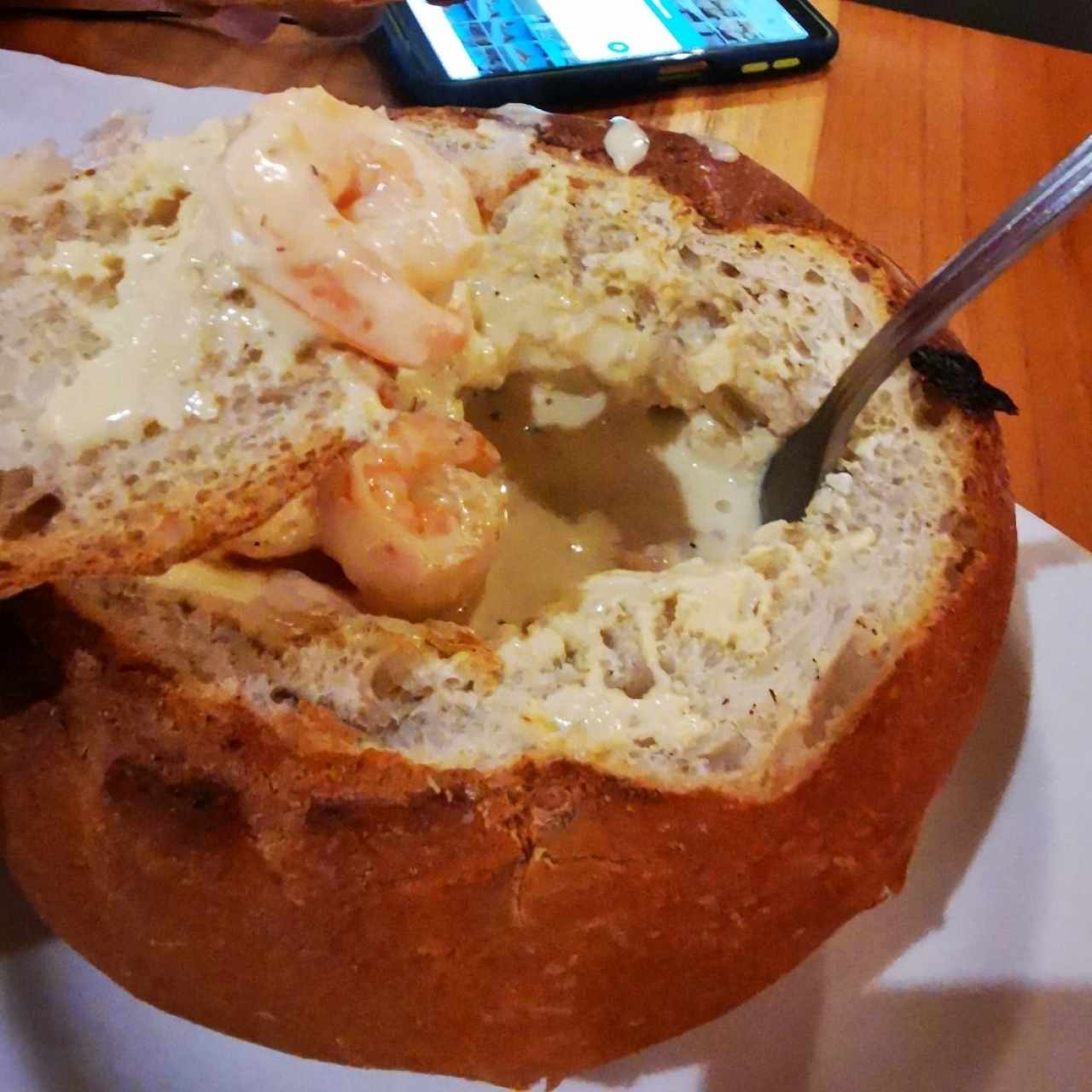 PAN RELLENO DE CAMARONES EN CREMA