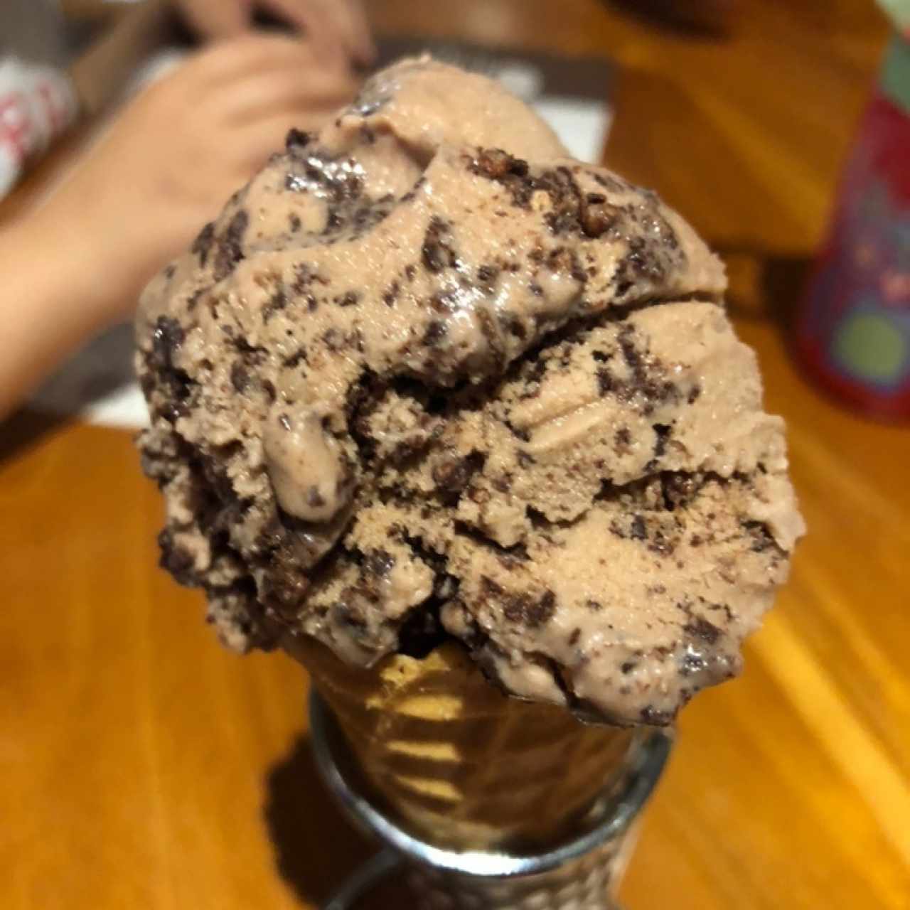 cono de helado de brownie