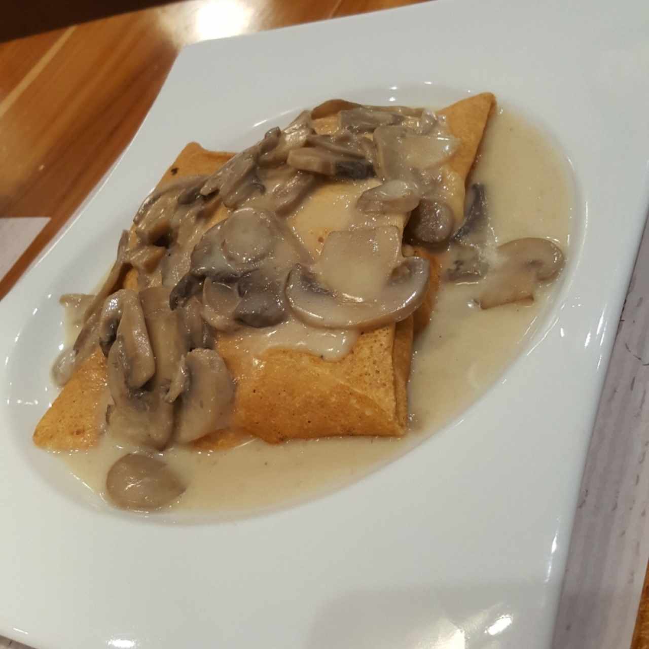 Crepe de pollo queso y champiñones 