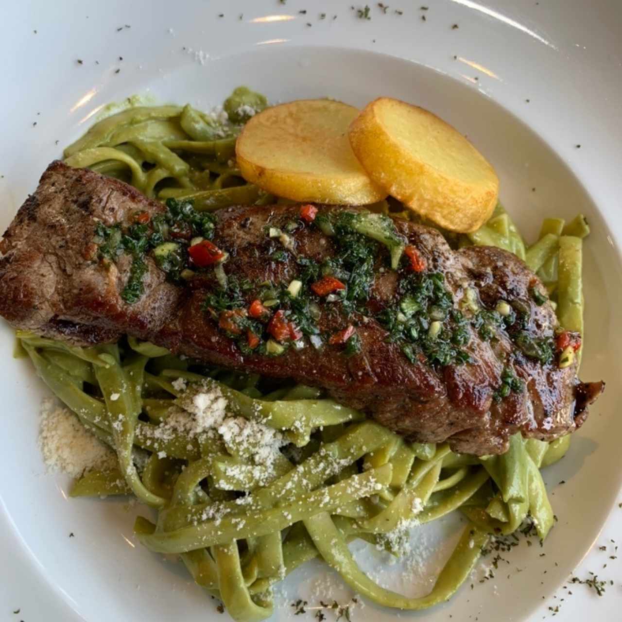 churrasco con pasta verde 