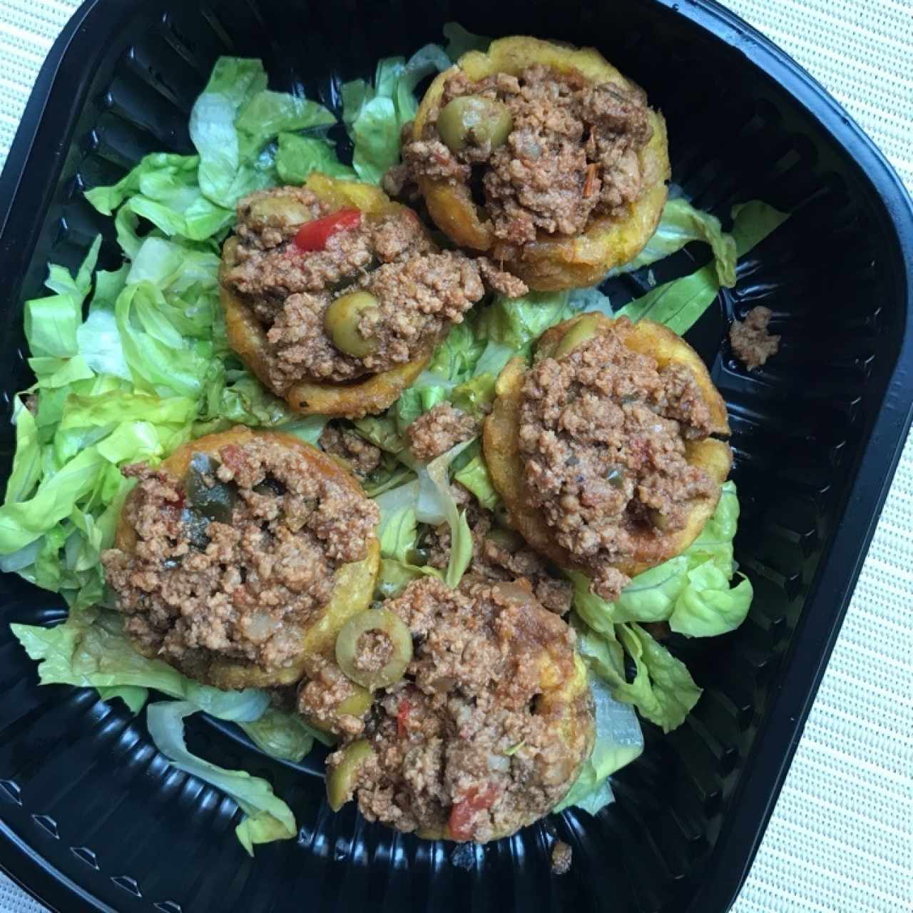 Tostones Rellenos de Picadillo (pedido para llevar)