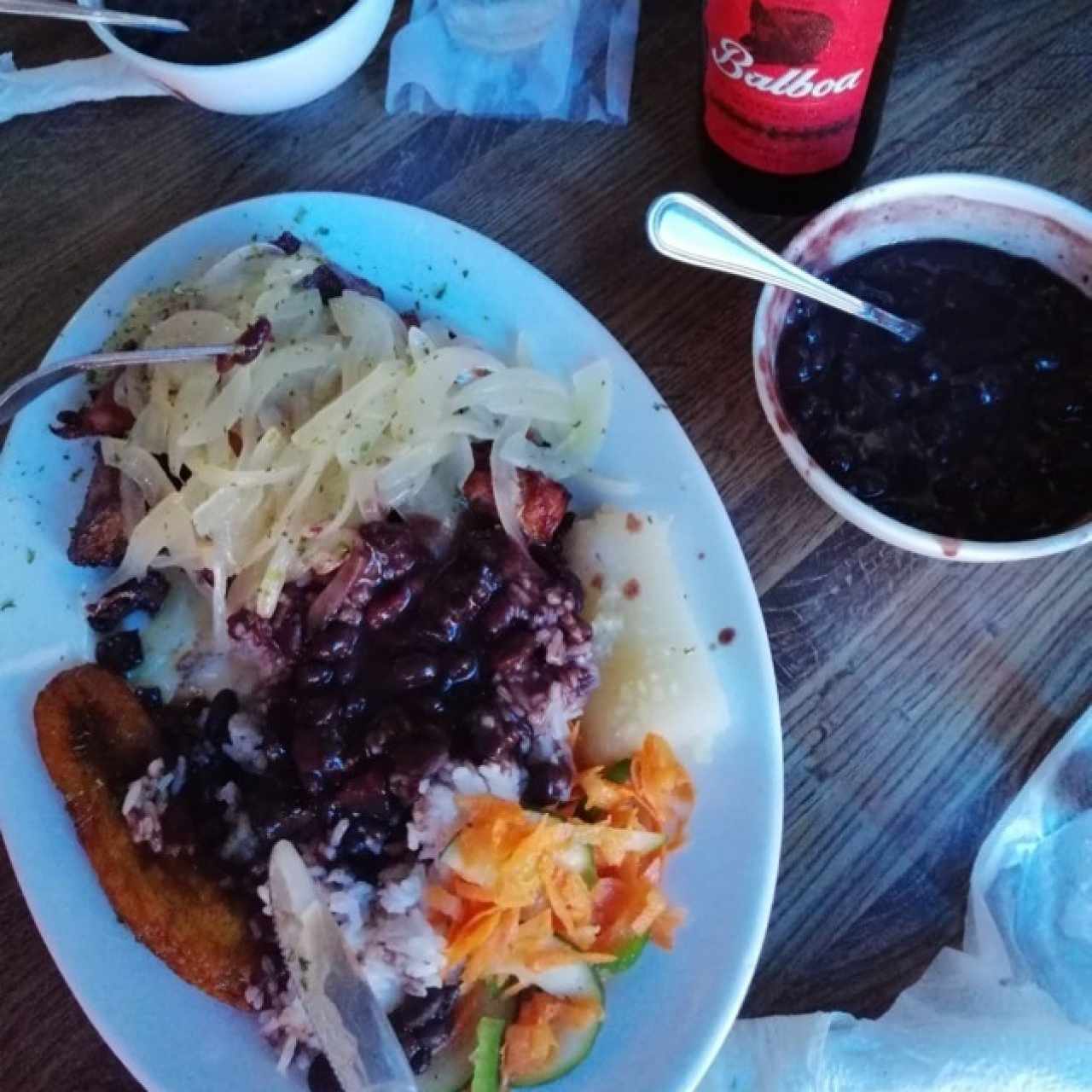 Rico lechón asado y frijoles dormidooos!