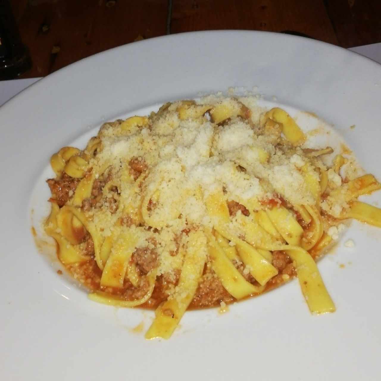 PASTAS - FETTUCCINE AL RAGÚ