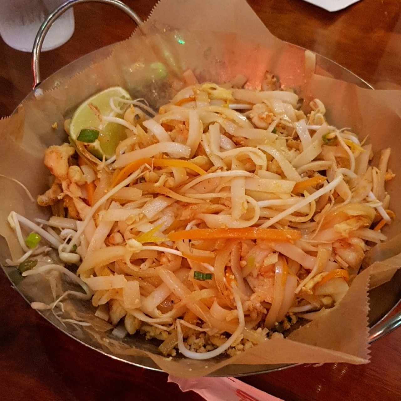 pad thai de pollo