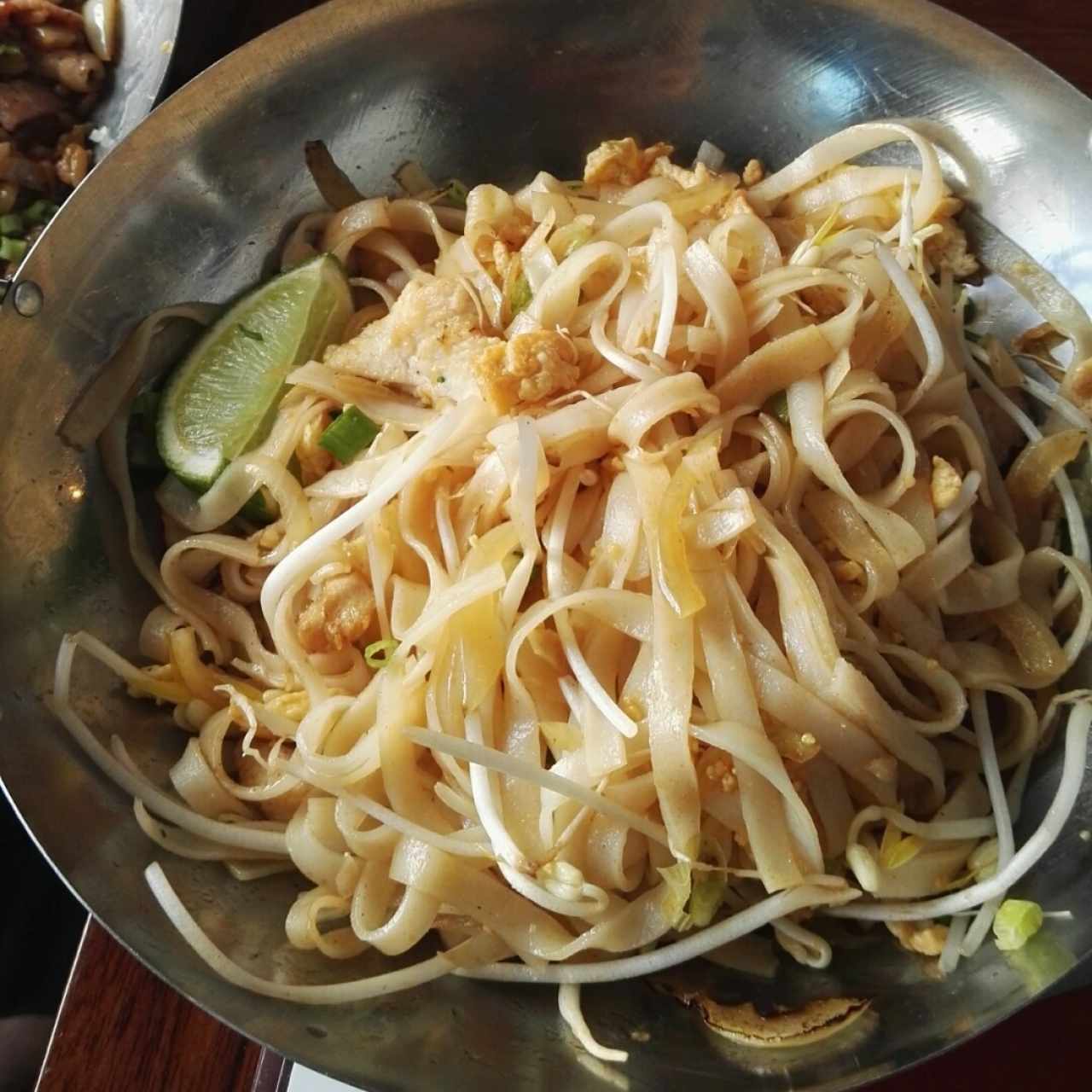 pad thai de pollo