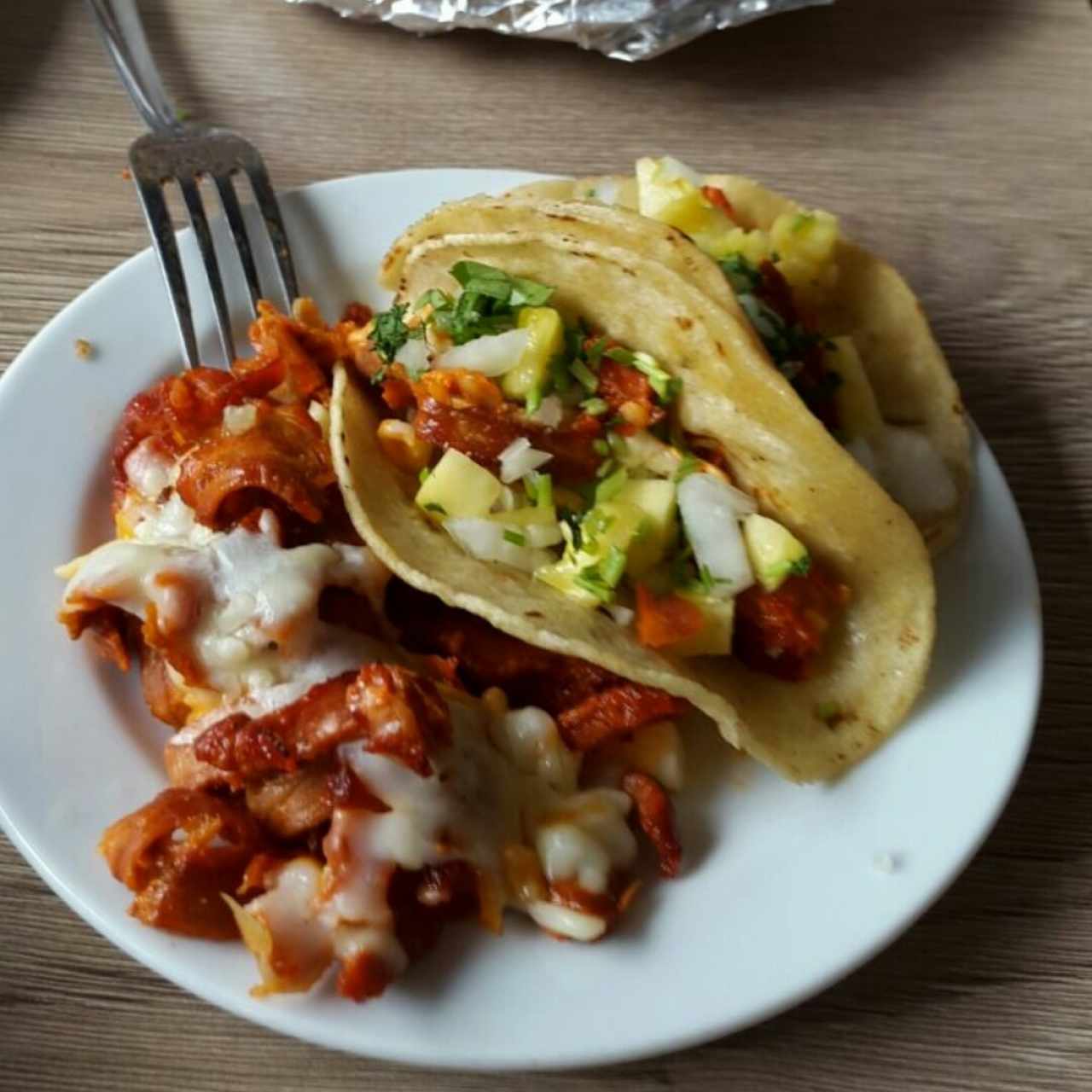 Tacos al pastor con queso 