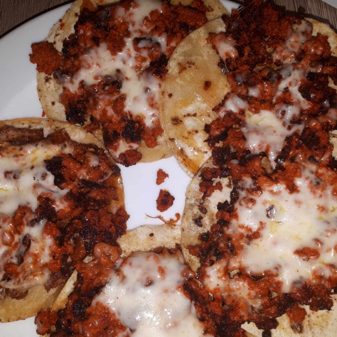 Tacos de Chorizo con Queso