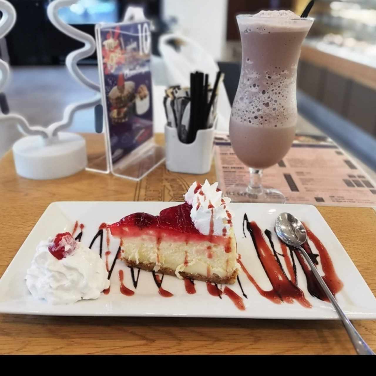 cheesecake y batido de chocolate belga