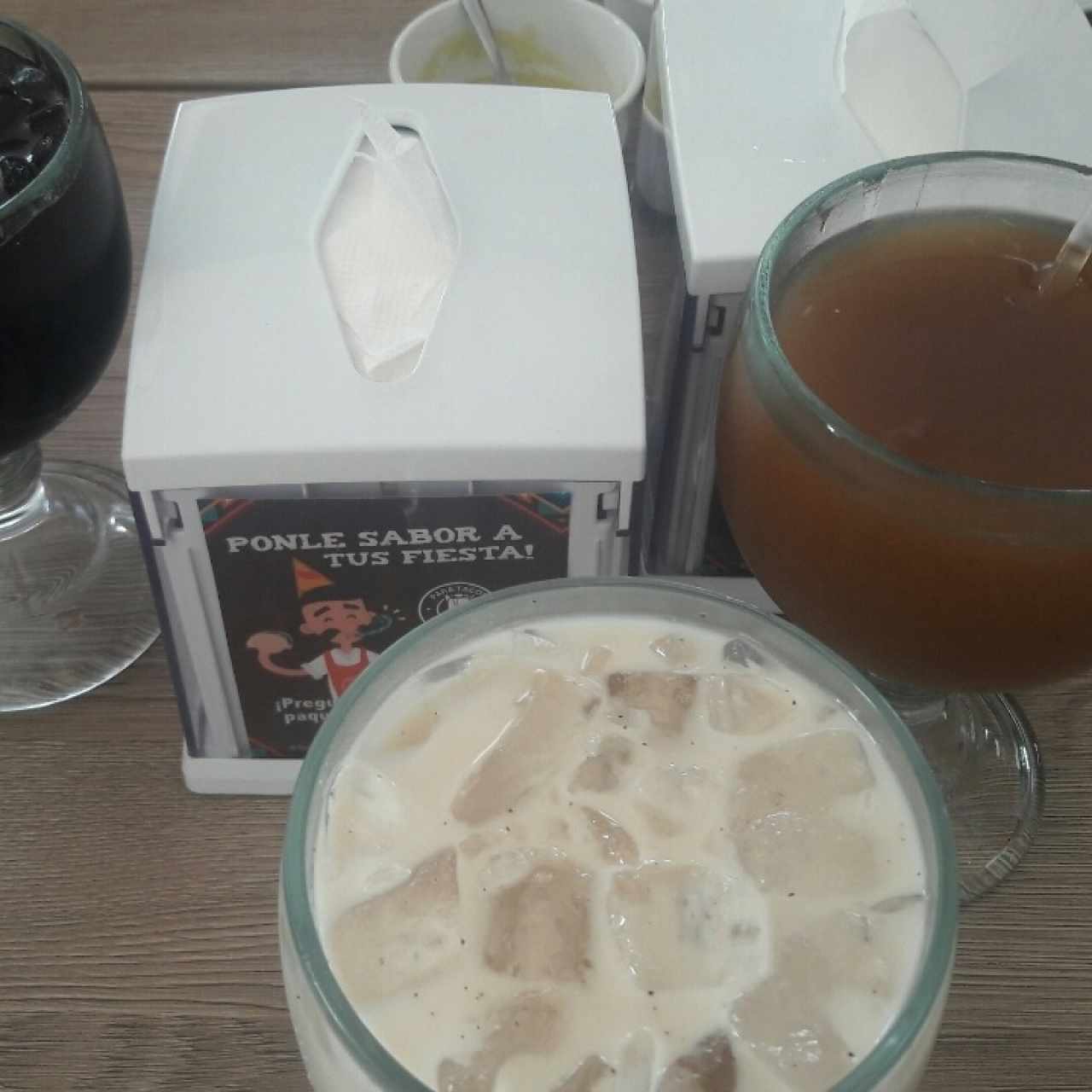 orchata y agua de Tamarindo