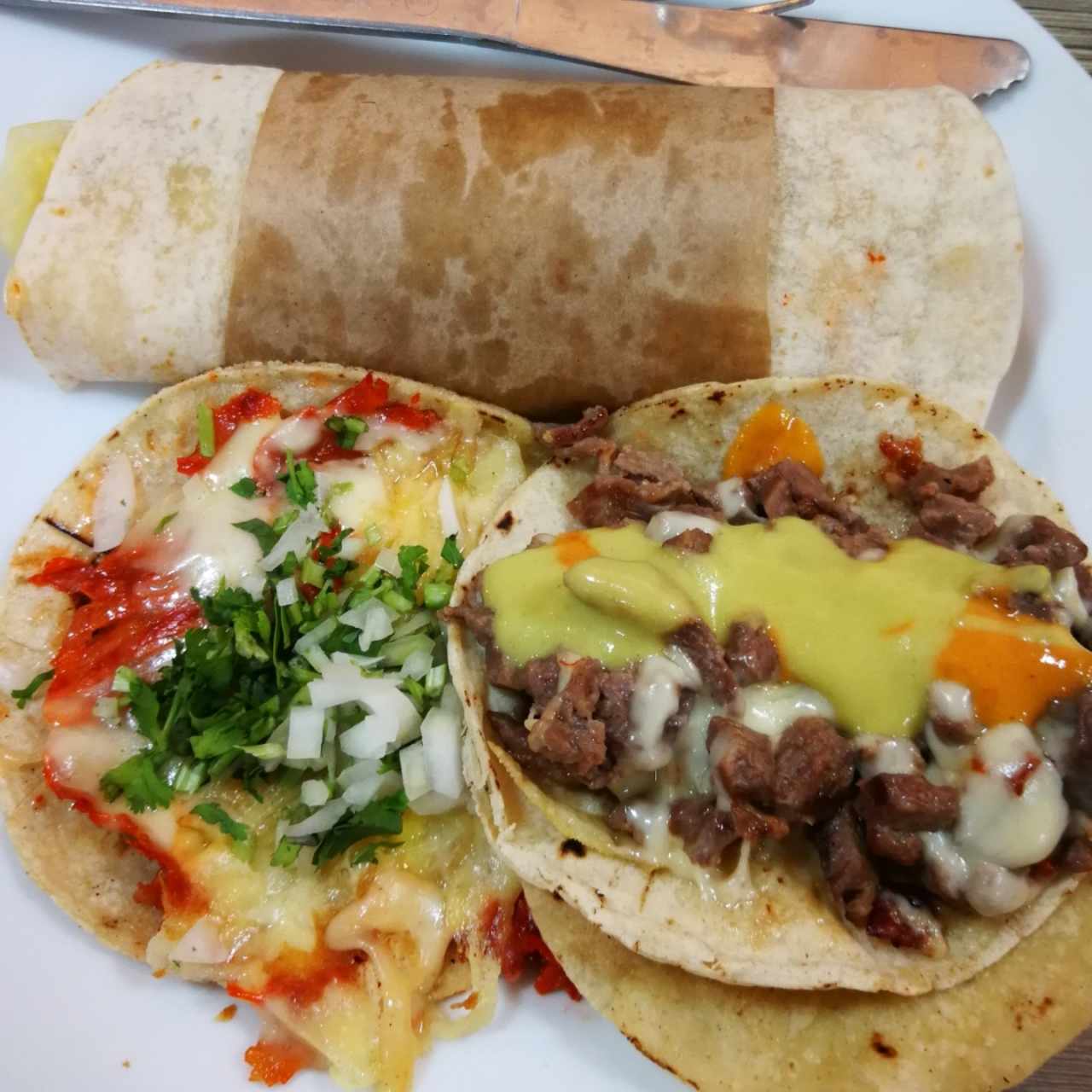 Tacos de Bistec, al Pastor y Chorizo