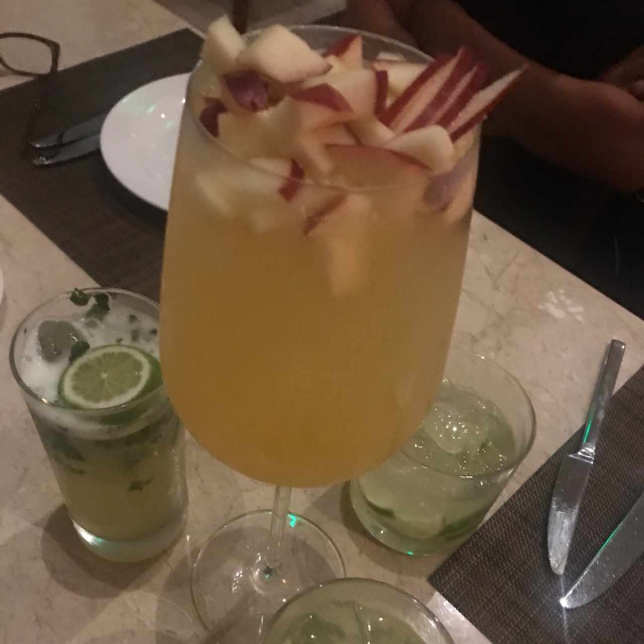 limonada de hierba buena, sangria y caipiriña