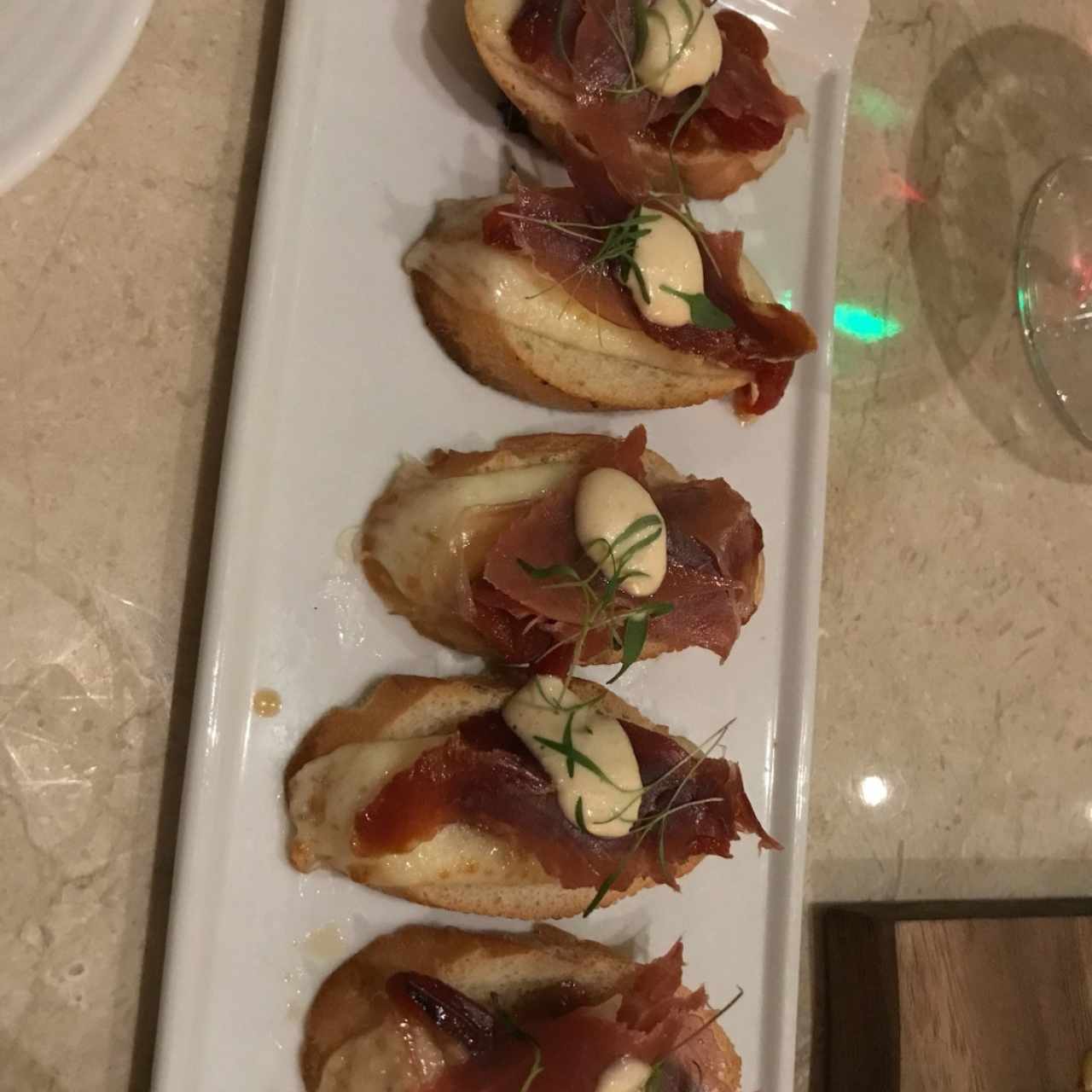 montaditos de jamon serrano