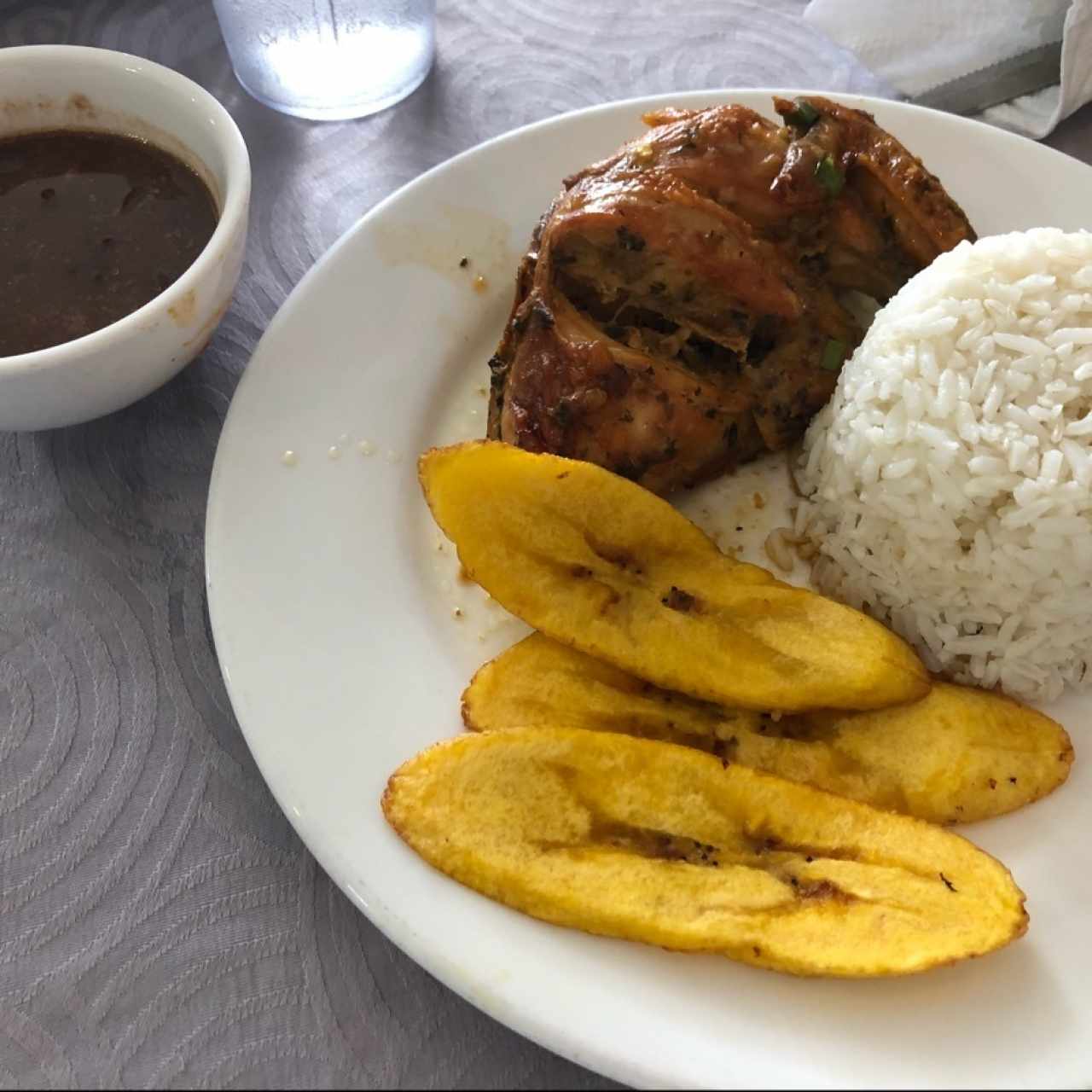 Comida con Pollo al Horno