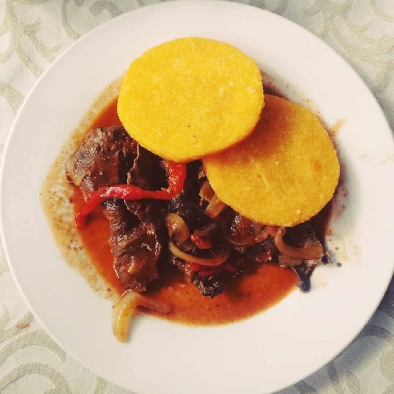 hígado guisado con tortillas