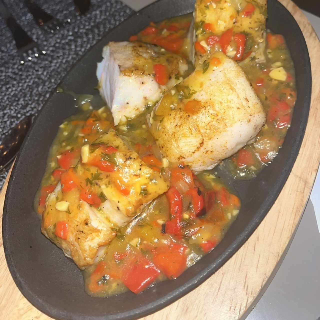 Corvina al ajillo 