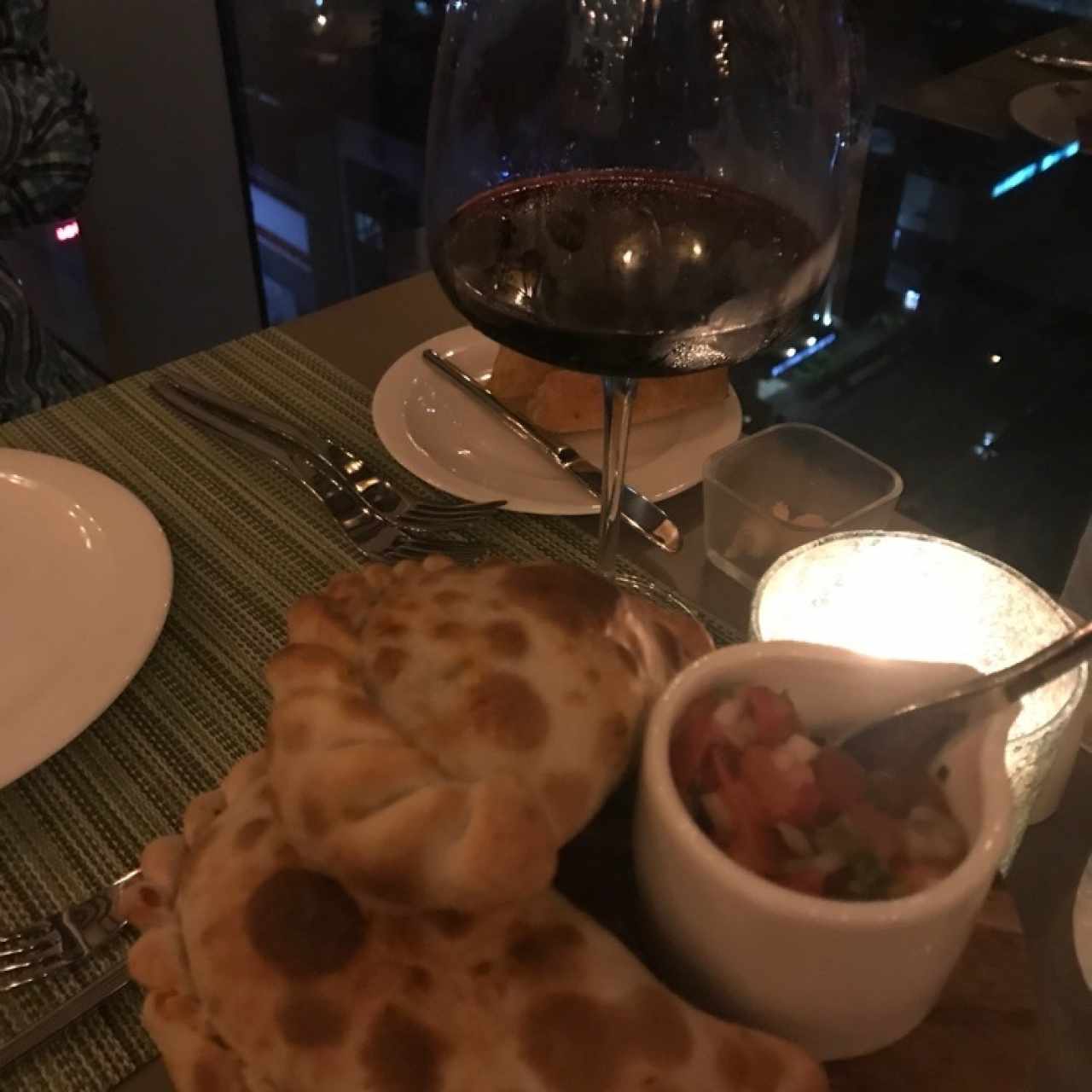 EMPANADAS de cordero Patagónico con queso Azul.