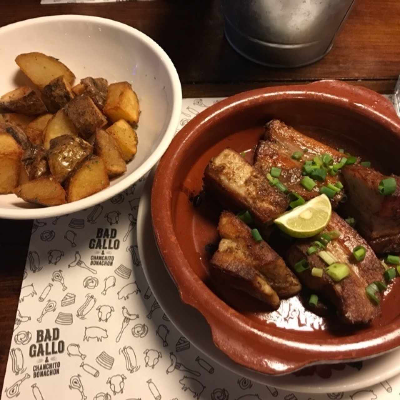 Costillar de Cerdo - Porción con papas salteadas 