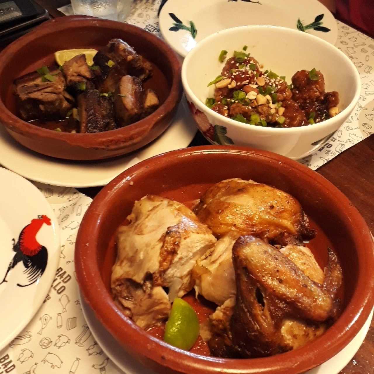 Pollo de la casa, costilla agridulce y costillar