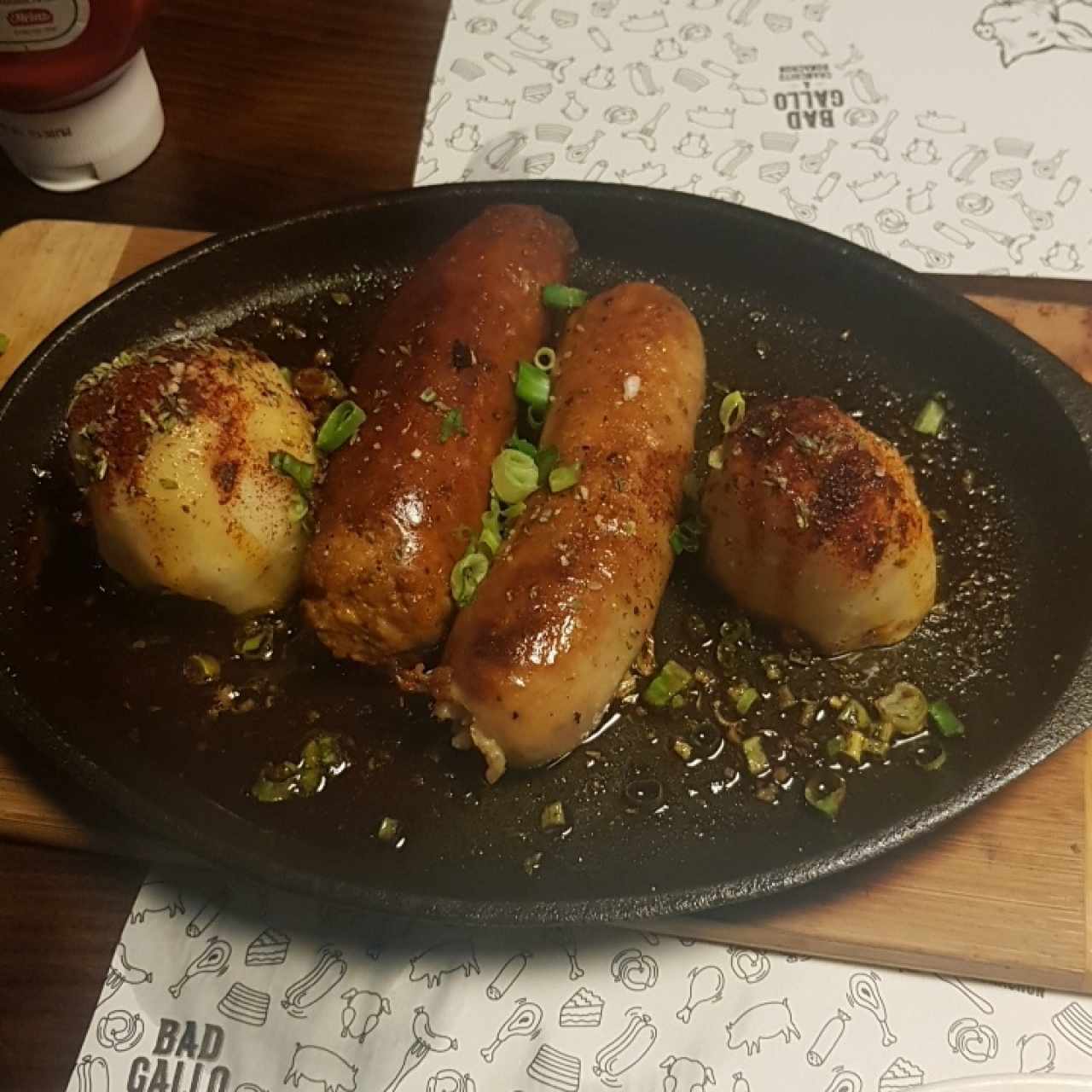 Chorizo con Papas Fritas