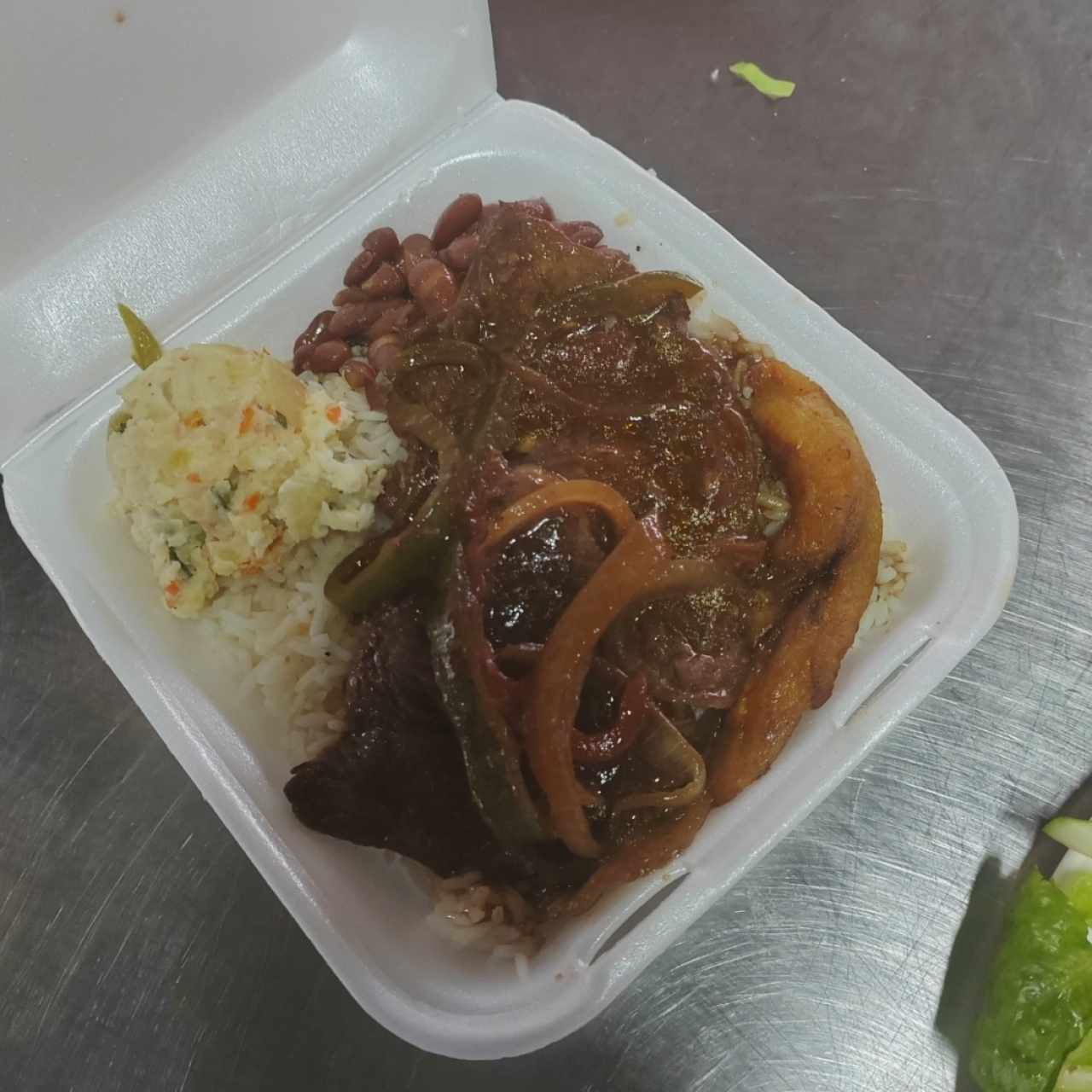 Carne Guisada en salsa criolla