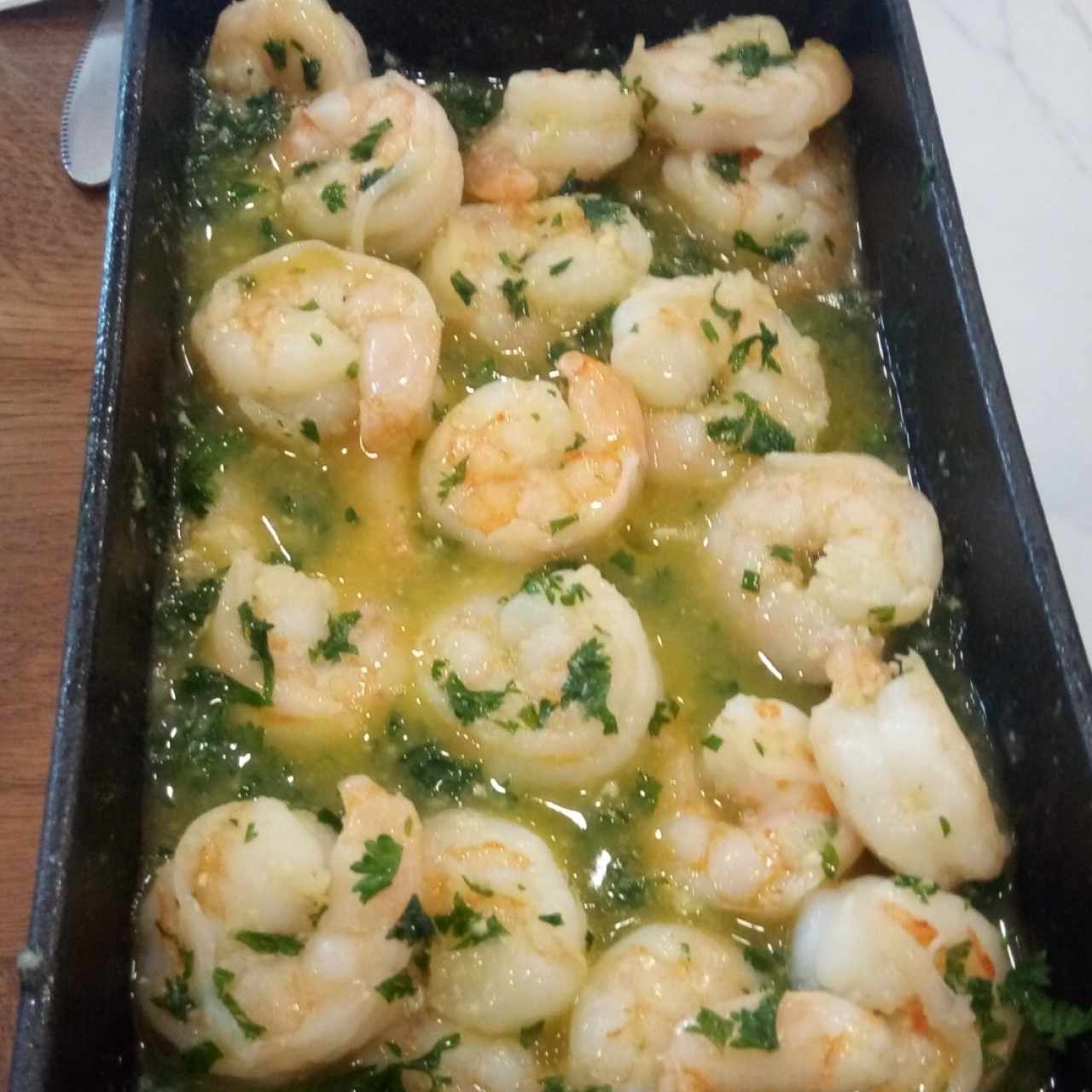 Camarones al Ajillo