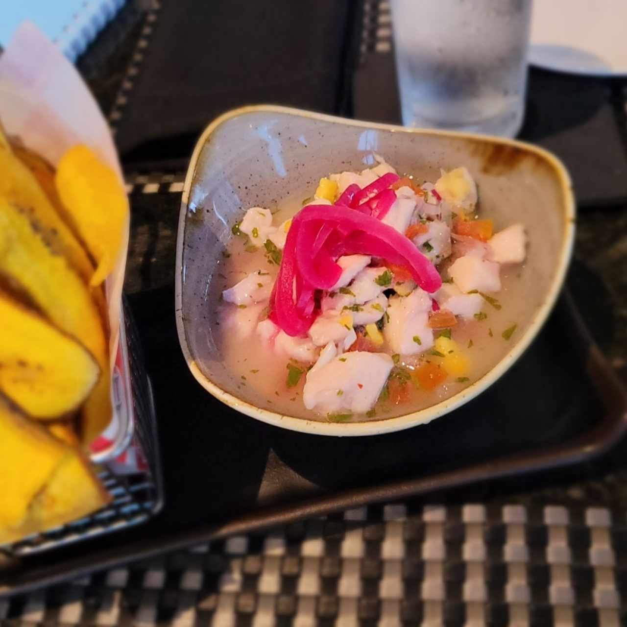 Ceviche con mango y tomate