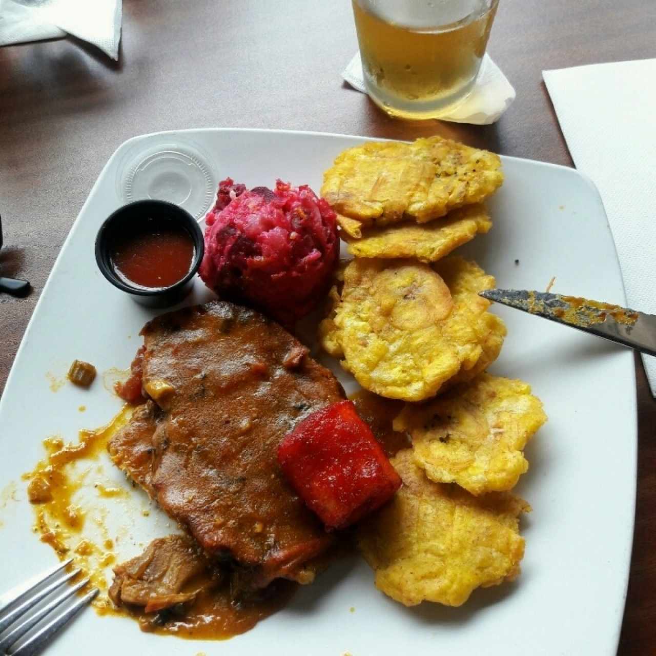 Puerco Asado con patacones