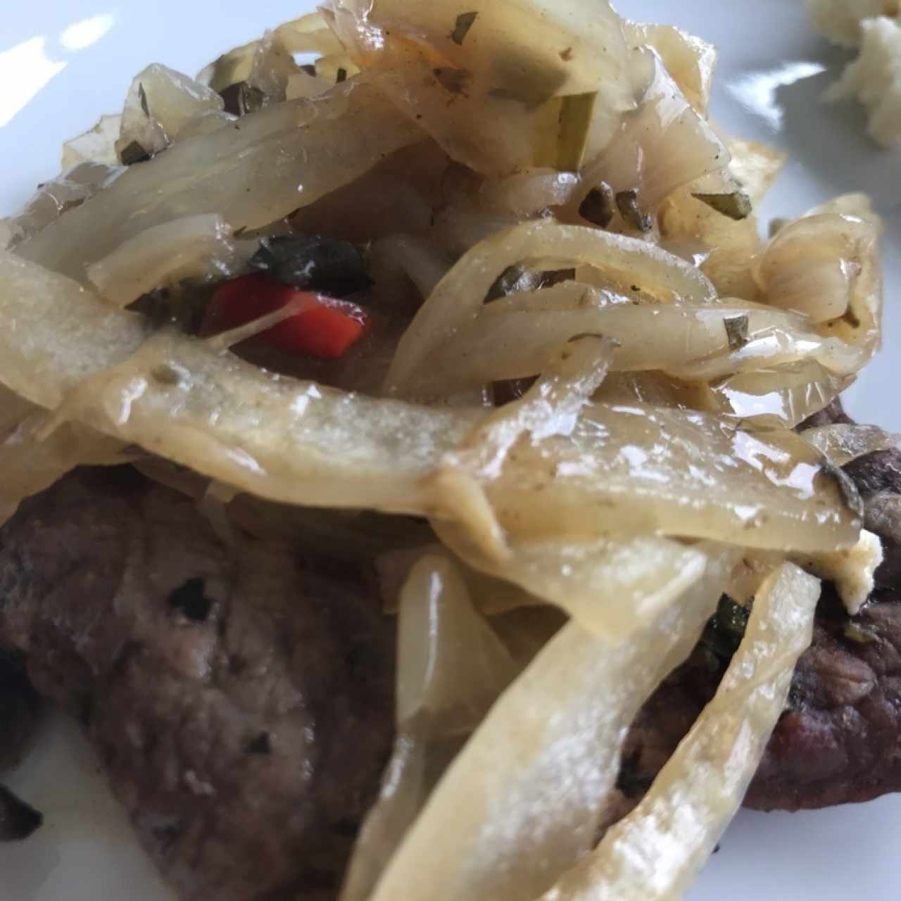 bistec encebollao