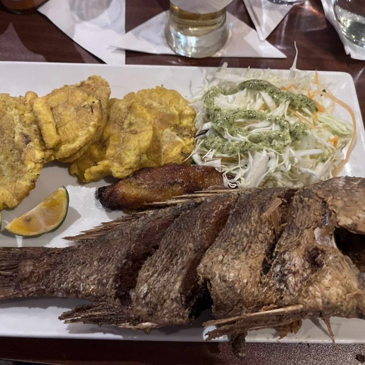 Pargo frito entero