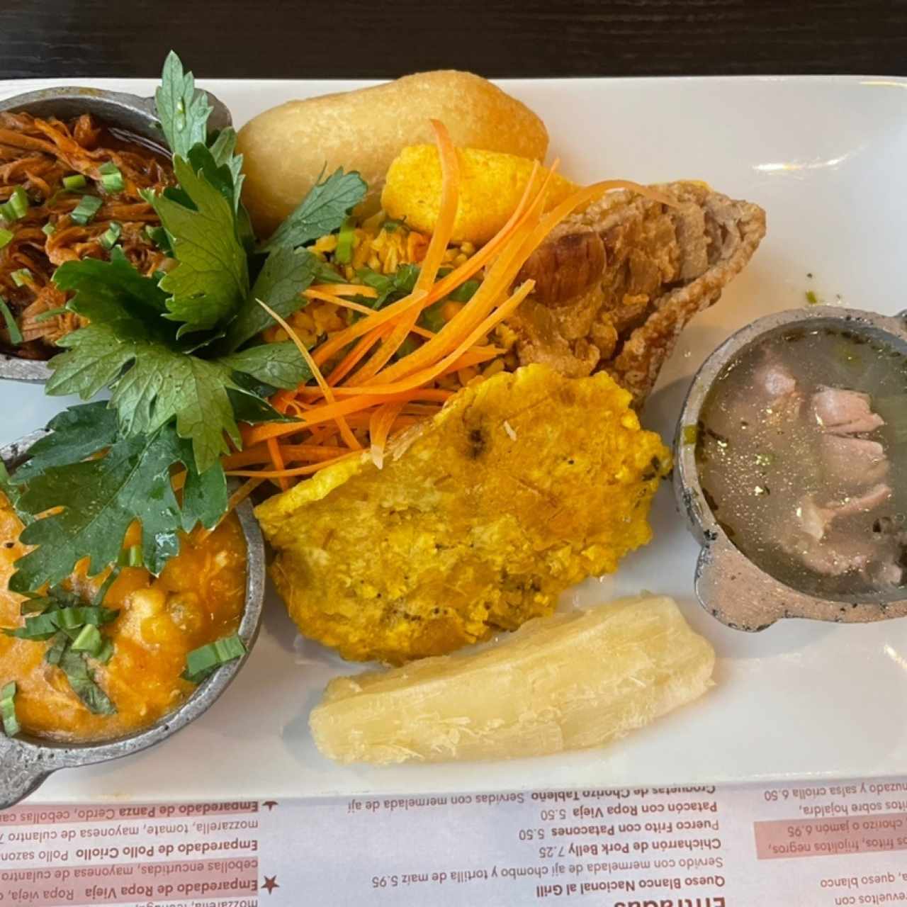 FIESTA PANAMEÑA (De todo un poco:   Sancocho, Ropa Vieja, Arroz con Pollo, Tamal de Olla, Yuca Frita, Carimañola, Patacón, Almojábano y Chicharrón)