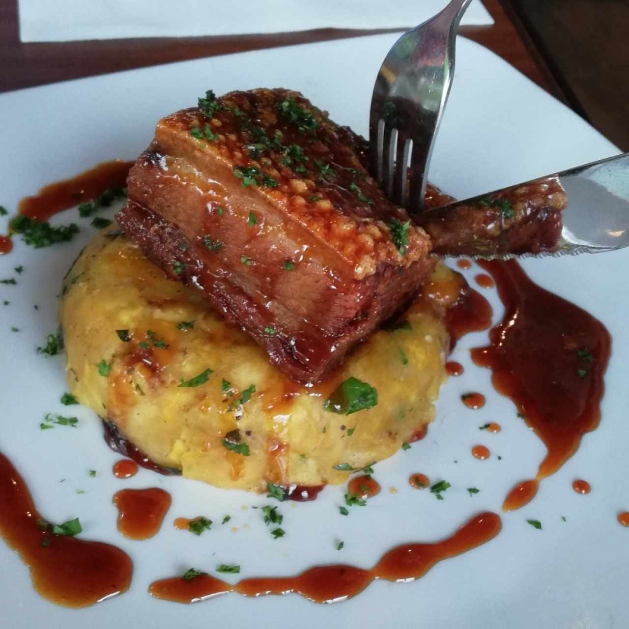 Lomo de cerdo y puré de Plátano 