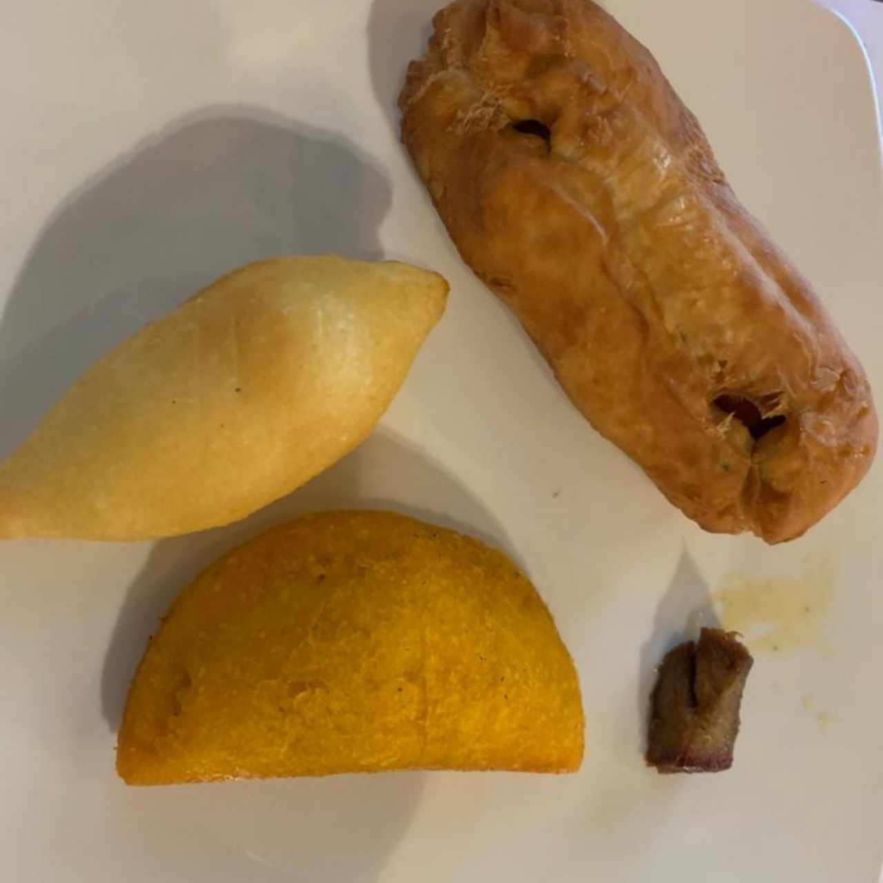 chori-hojaldre. carimañola empanadas