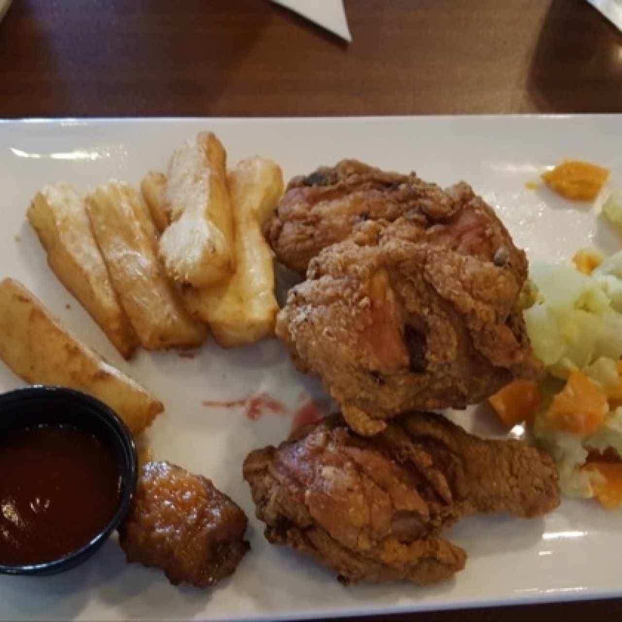 Pollo frito con Yuca