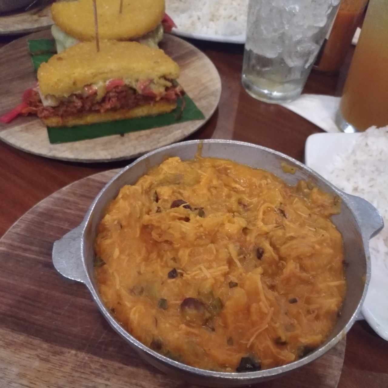 tamal olla y emparedado ropa vieja tortilla