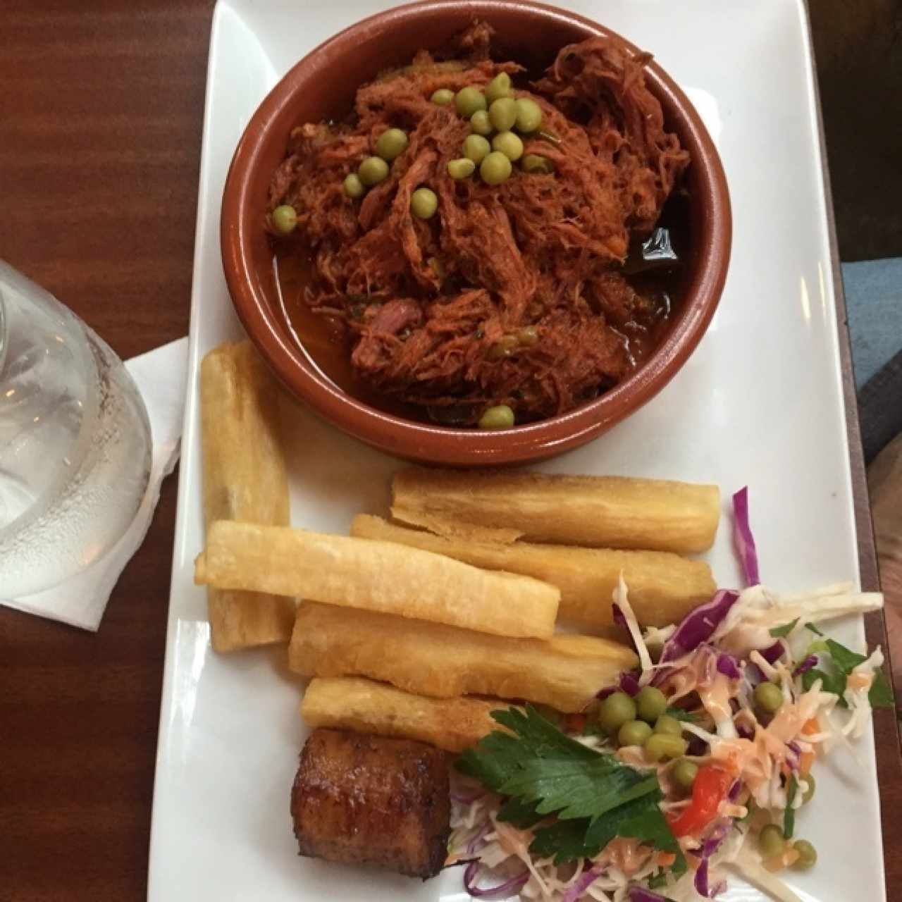 ropa vieja con yuca frita