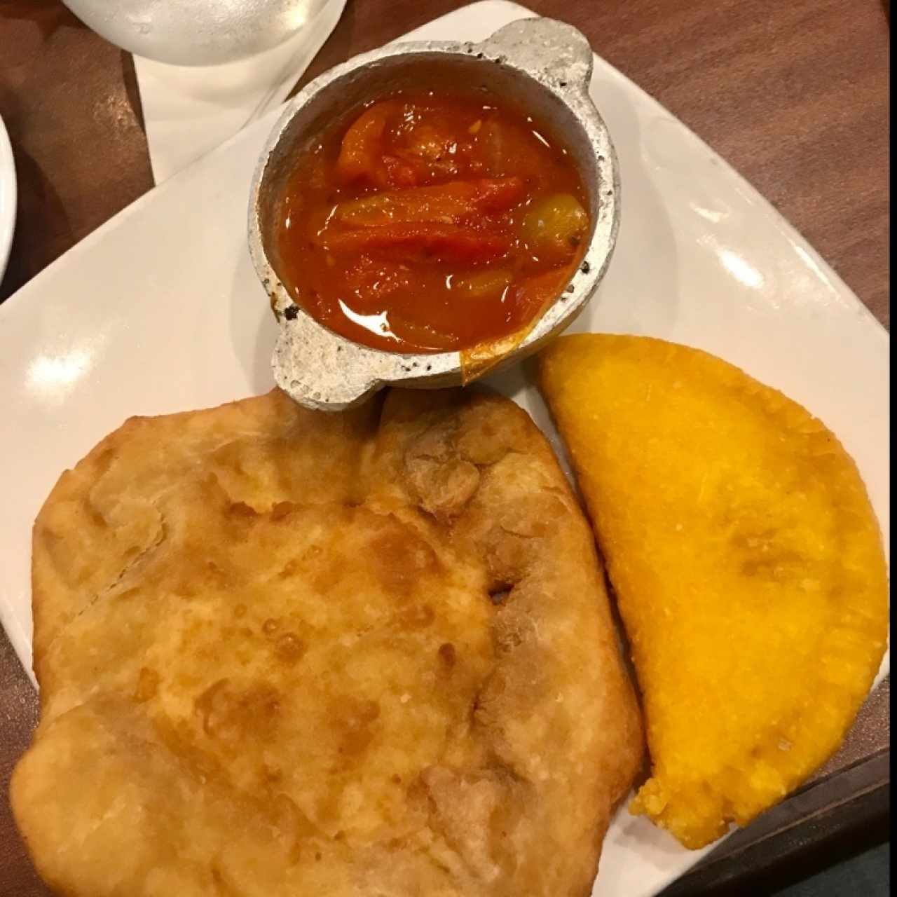 hojaldre y empanada de ropa vieja