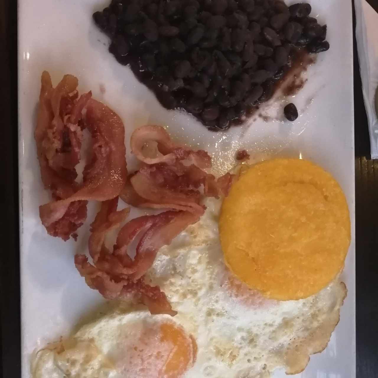 Desayuno típico trapiche, sin queso blanco