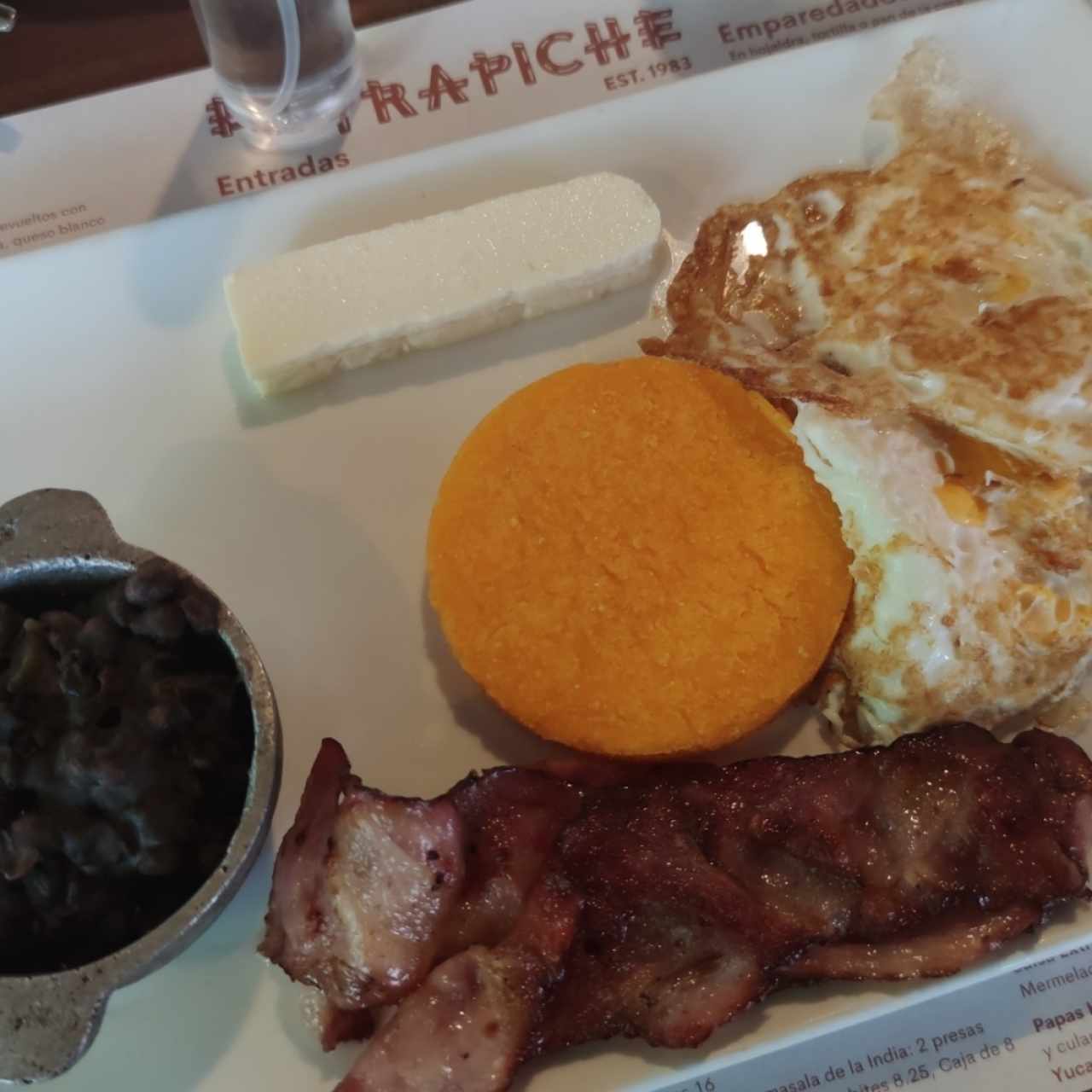 desayuno tipico trapiche