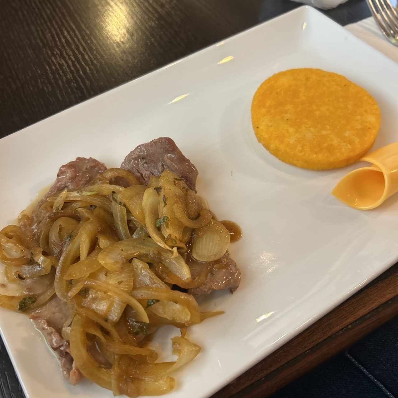 Desayuno - Bistec Encebollado