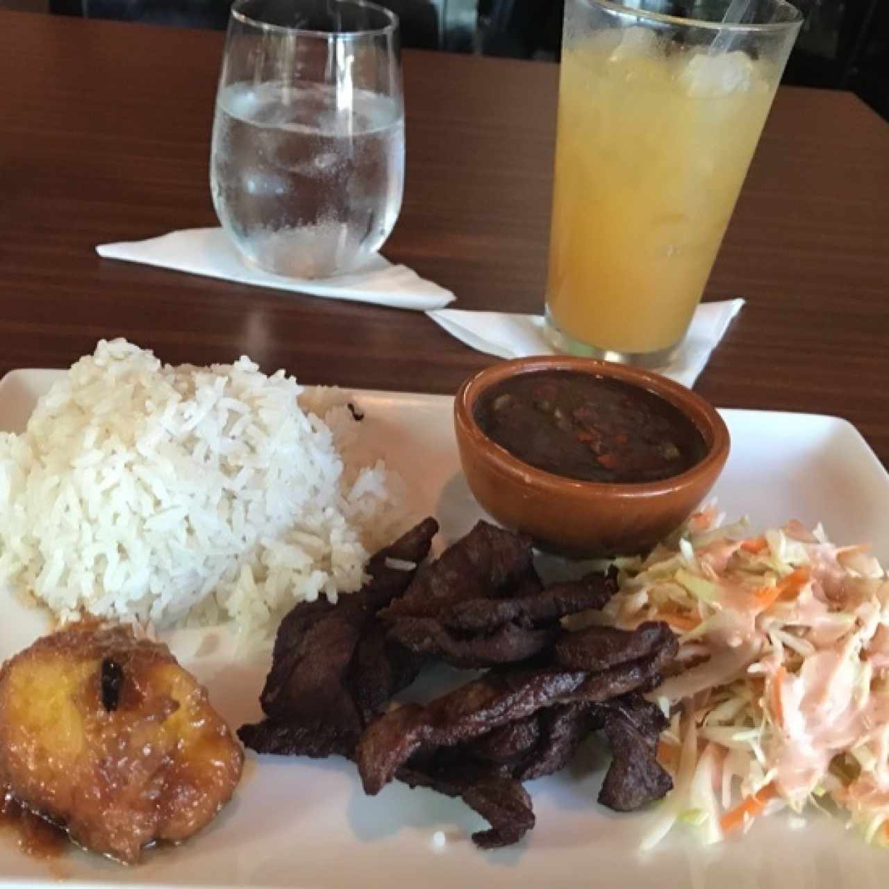 Especial del Dia con carme frita y limonada de raspadura😋