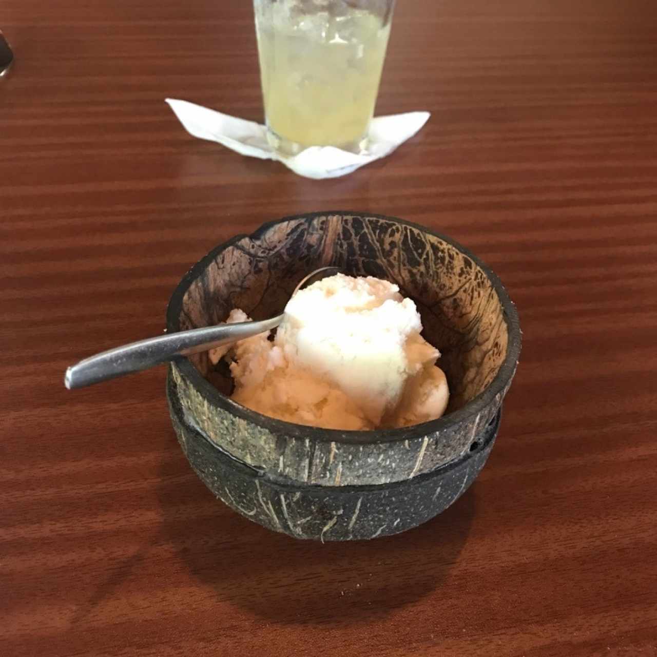 Helado de vainilla en totuma de coco😋😋