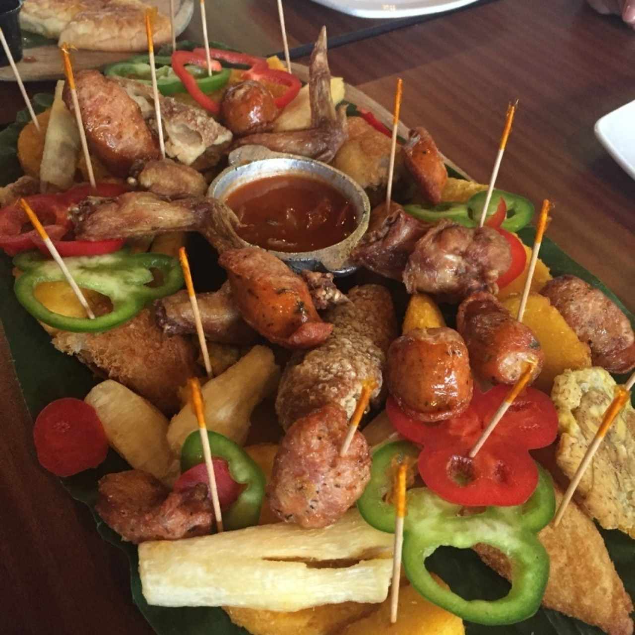 Picada típica pequeña