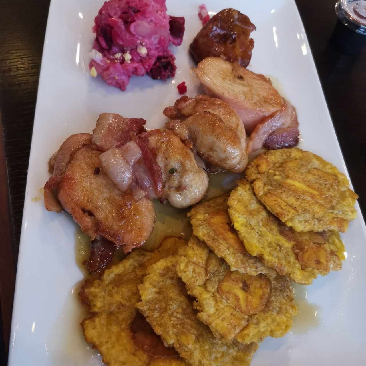 Pollo con bacon en glasé dulce