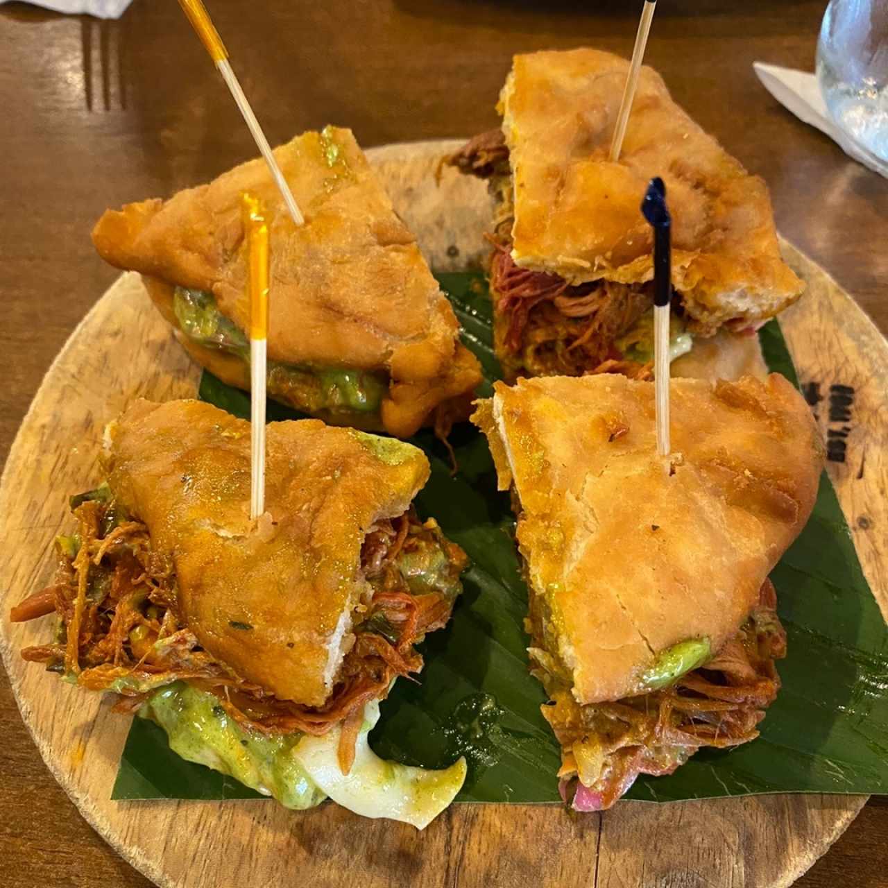 Hojalda rellena de ropa vieja