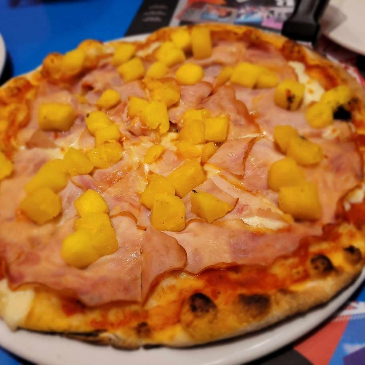 pizza jamon con piña