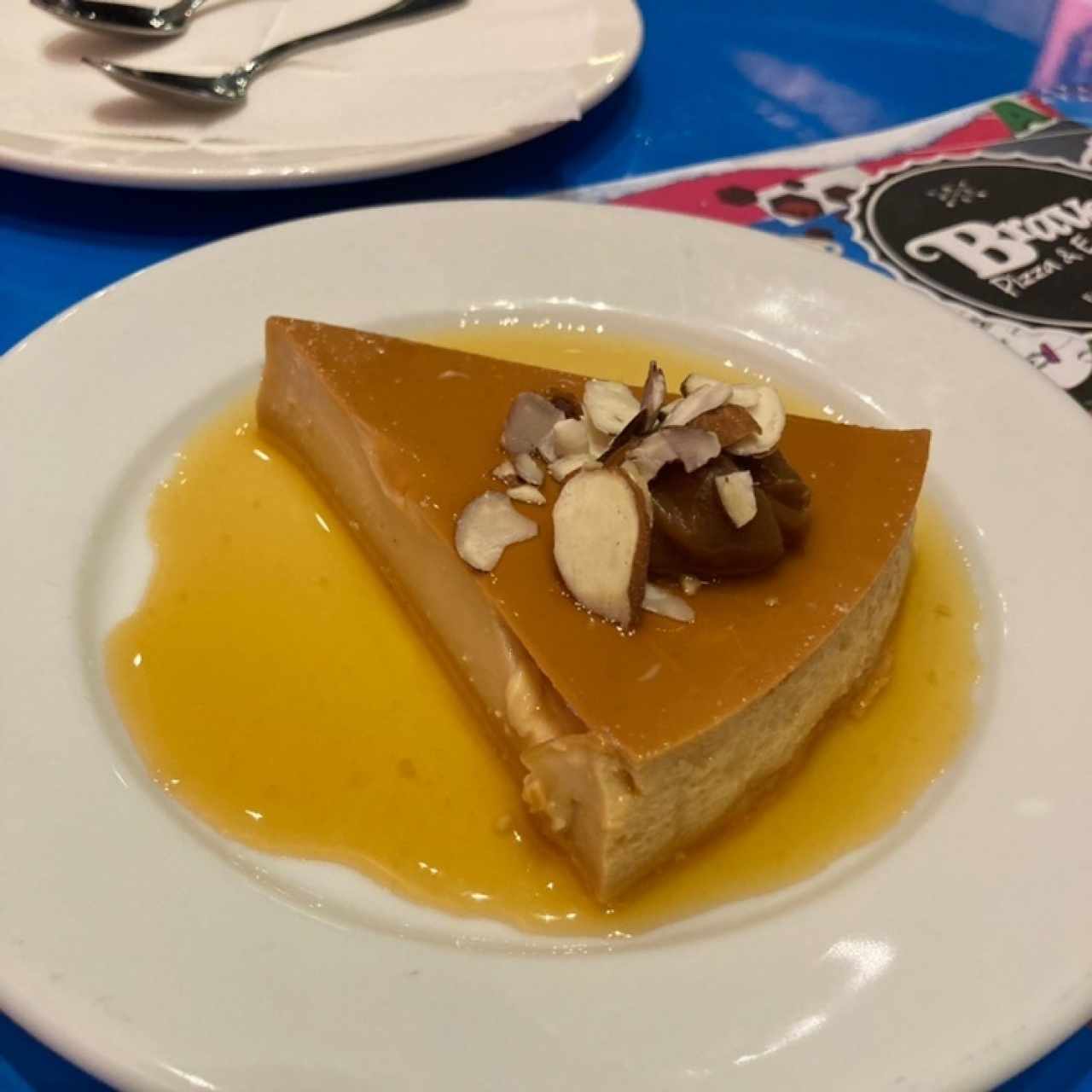 Flan casero con dulce de leche