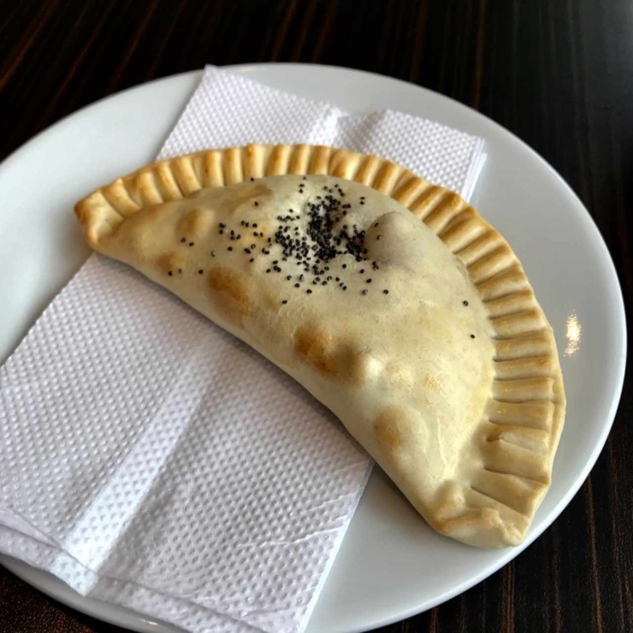 Empanada de Bistec Encebollado