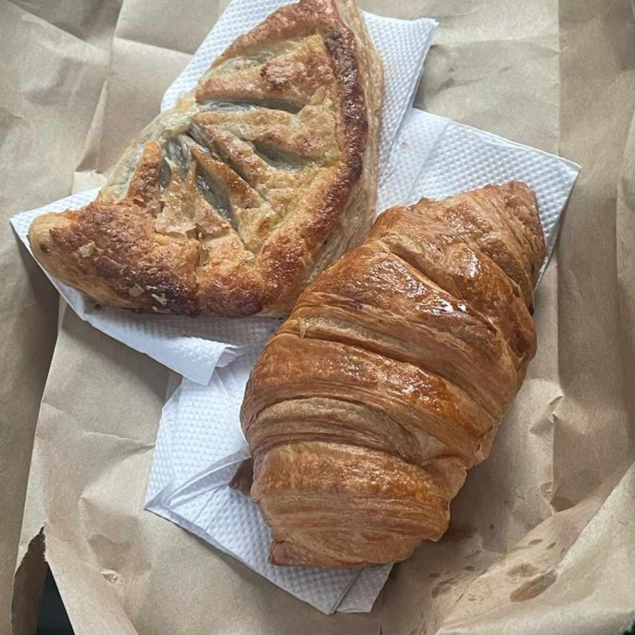 Eureka de Manzana y Croissant de Mantequilla