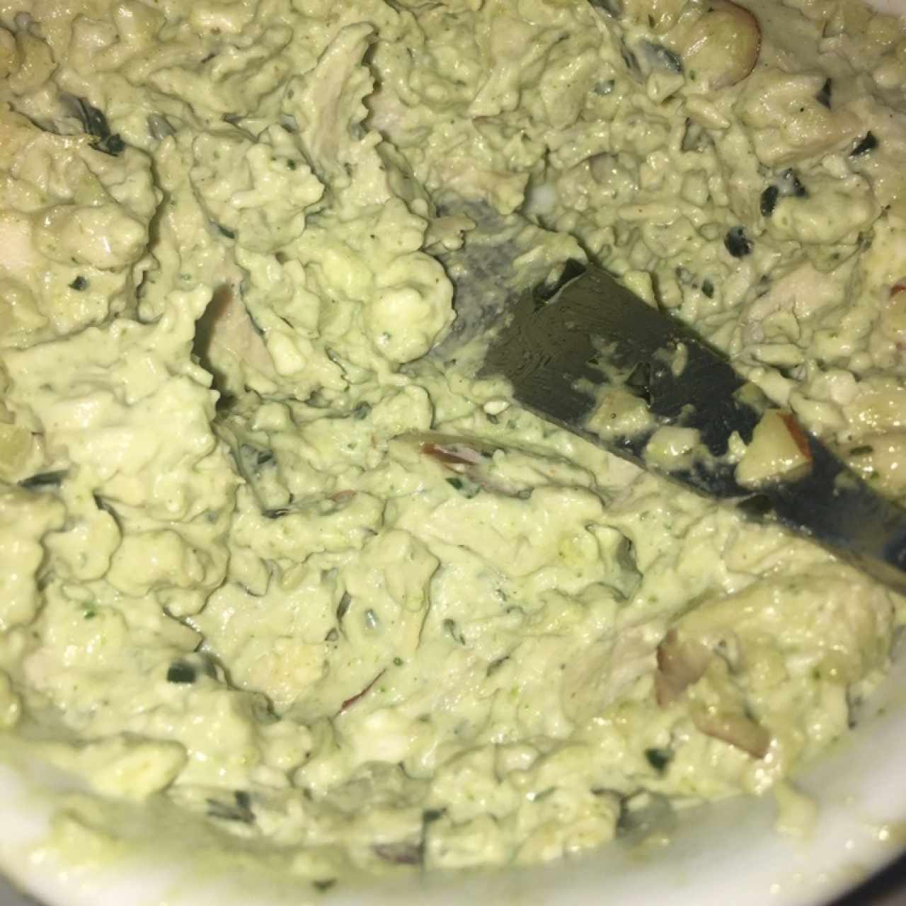 dip de pollo al pesto